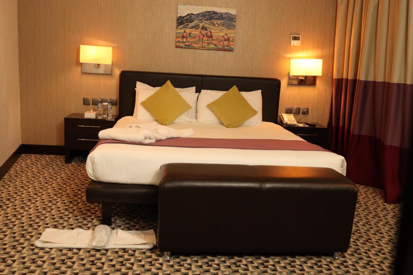 Golden Tulip Hail Buitenkant foto