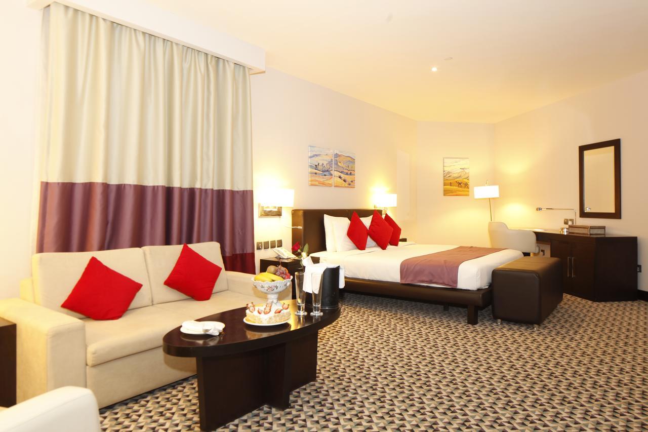 Golden Tulip Hail Buitenkant foto